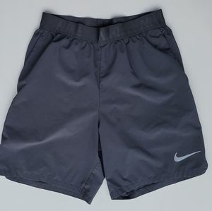 Nike Training Shorts - Medium